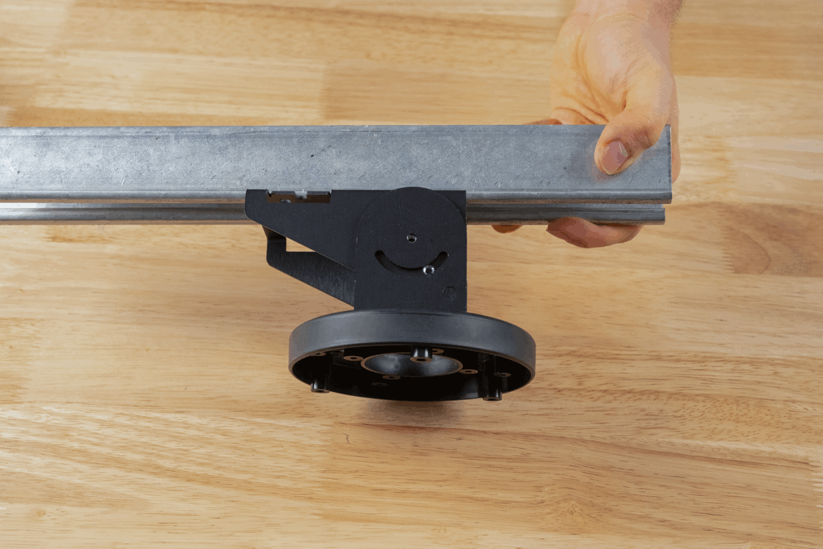 AB301 UNISTRUT STEP05