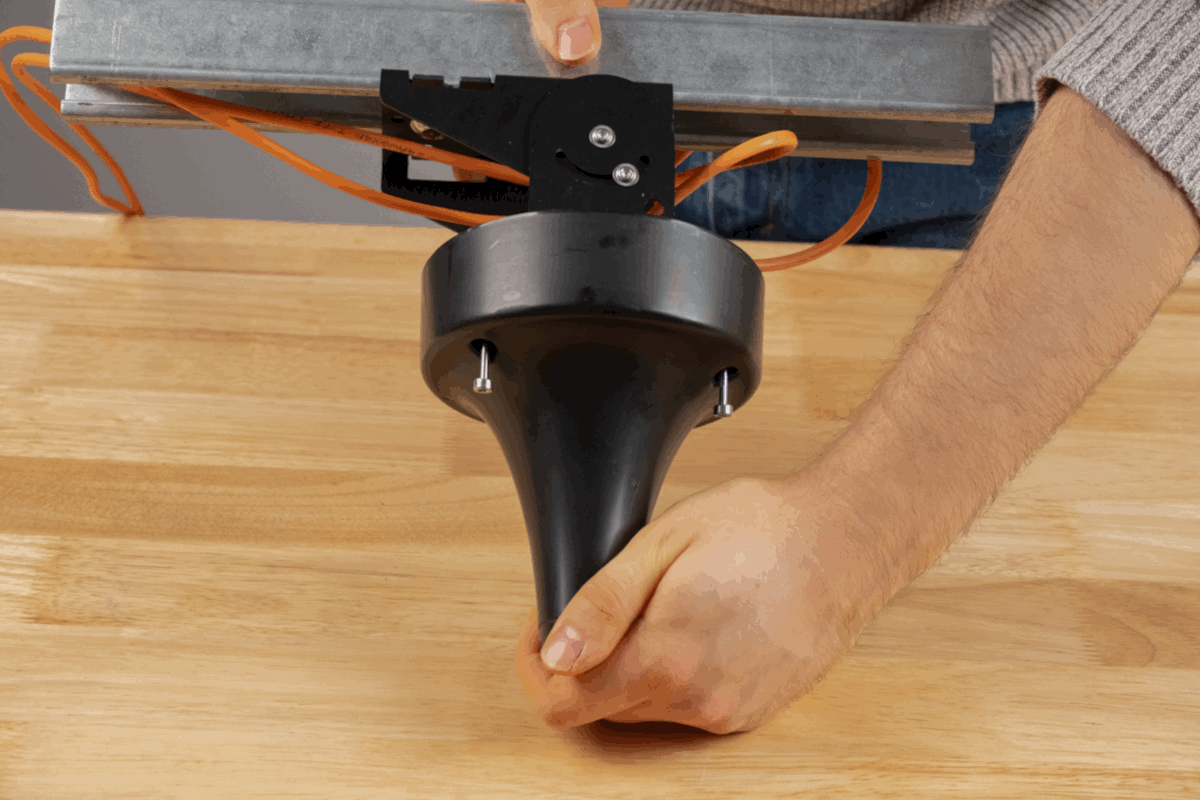 AB301 UNISTRUT STEP09